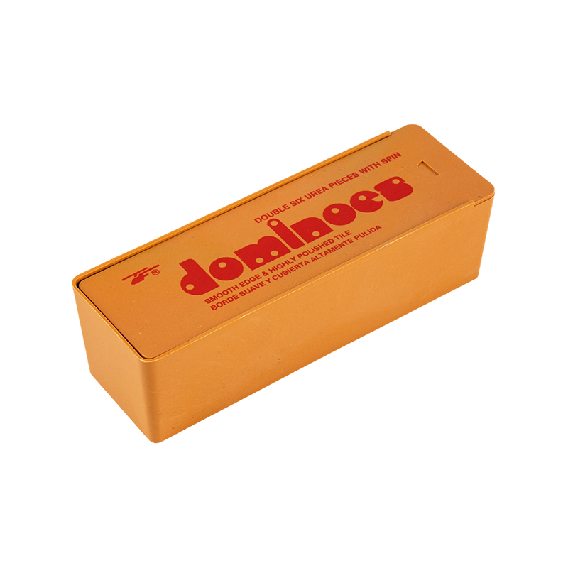 Dominan double double double di kotak plastik